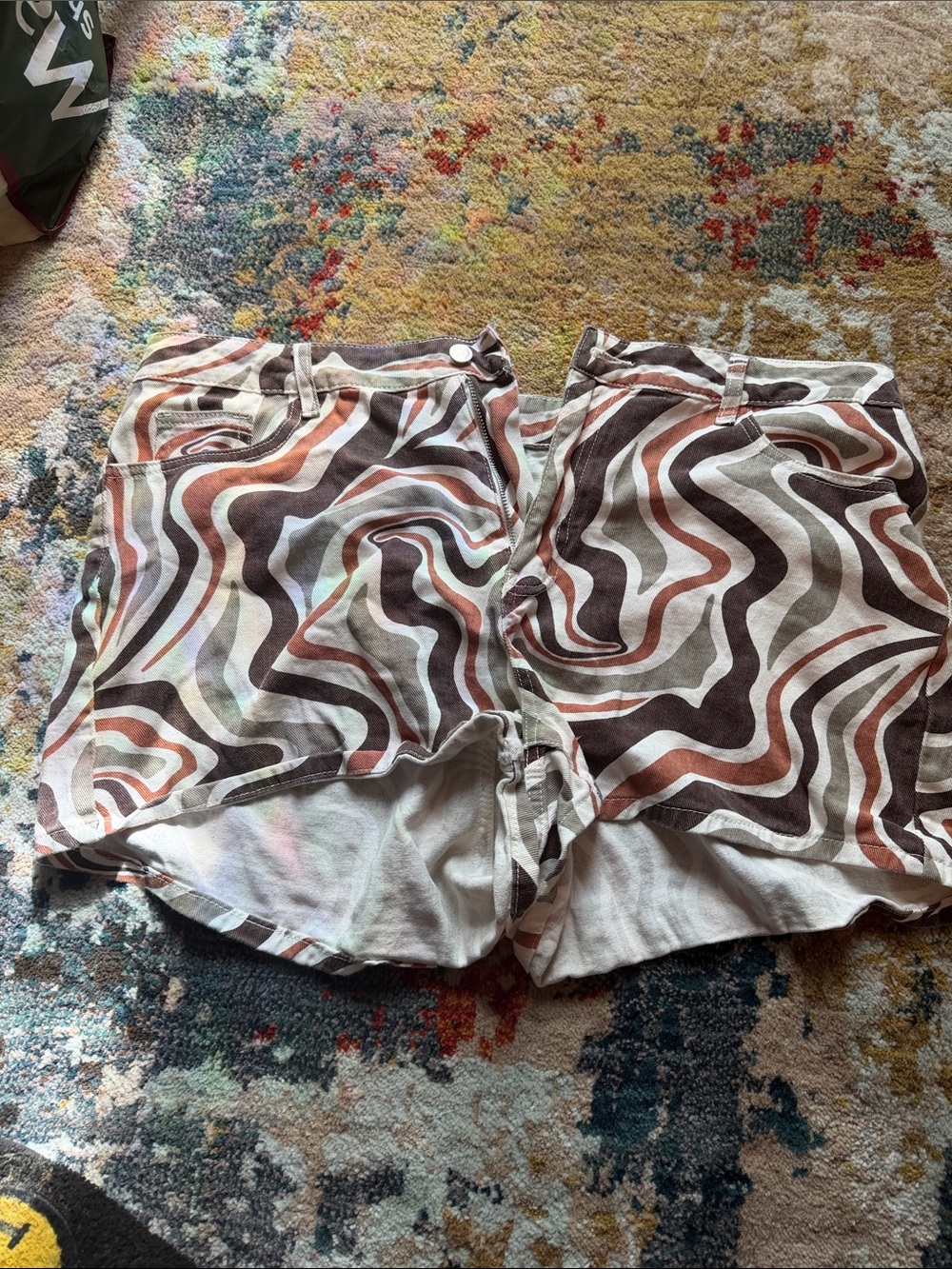 SHEIN Brown & Cream Wavy High-Rise Jean Shorts
